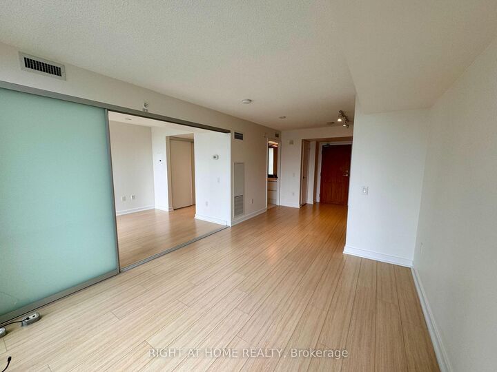 Property Photo:  85 Queens Wharf Road 1209  ON M5V 0J9 