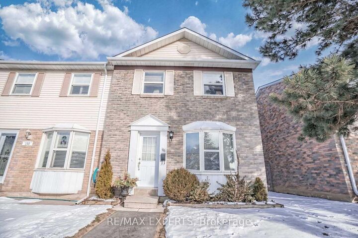 101 Morley Crescent — photo 1