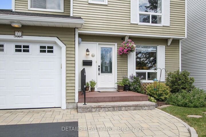 Property Photo:  41 Rickey Place  ON K2L 2H4 