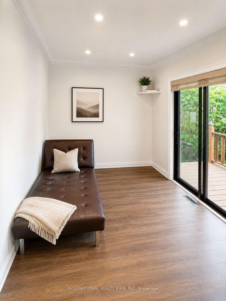 Property Photo:  36 Ridge Road  ON M3M 1C7 