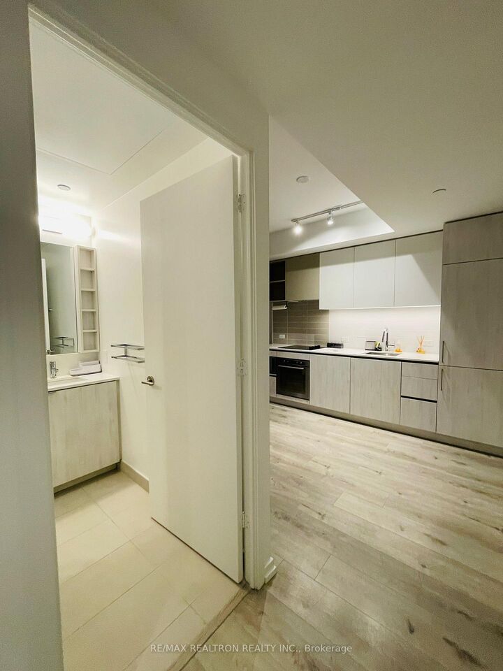 Property Photo: 1000 Portage Parkway 2315 ON L4K 0L1