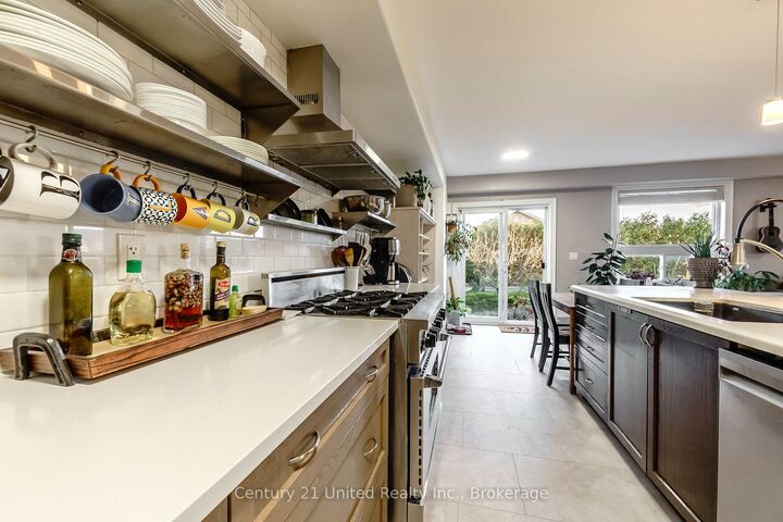 Property Photo: 810 Hargrove Trail ON K9L 0B6