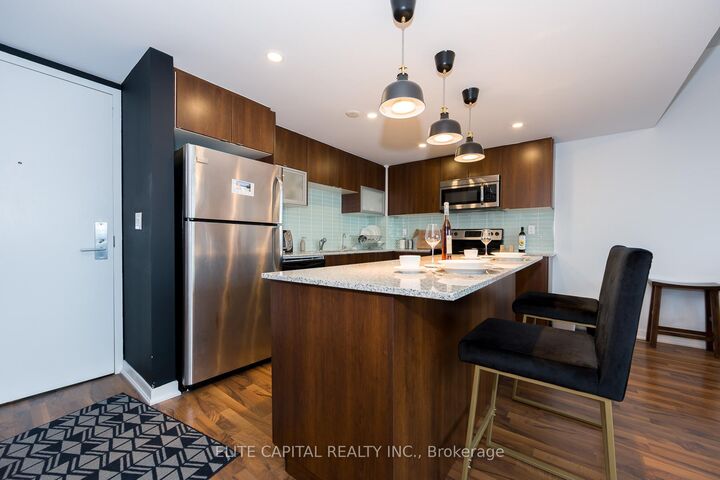 Property Photo:  59 East Liberty Street 2207  ON M6K 3R1 