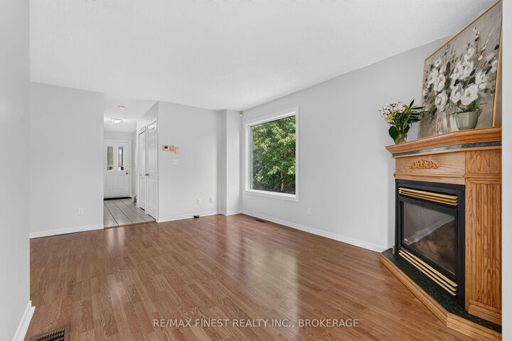 Property Photo:  25 Rose Abbey Drive  ON K7K 6W1 