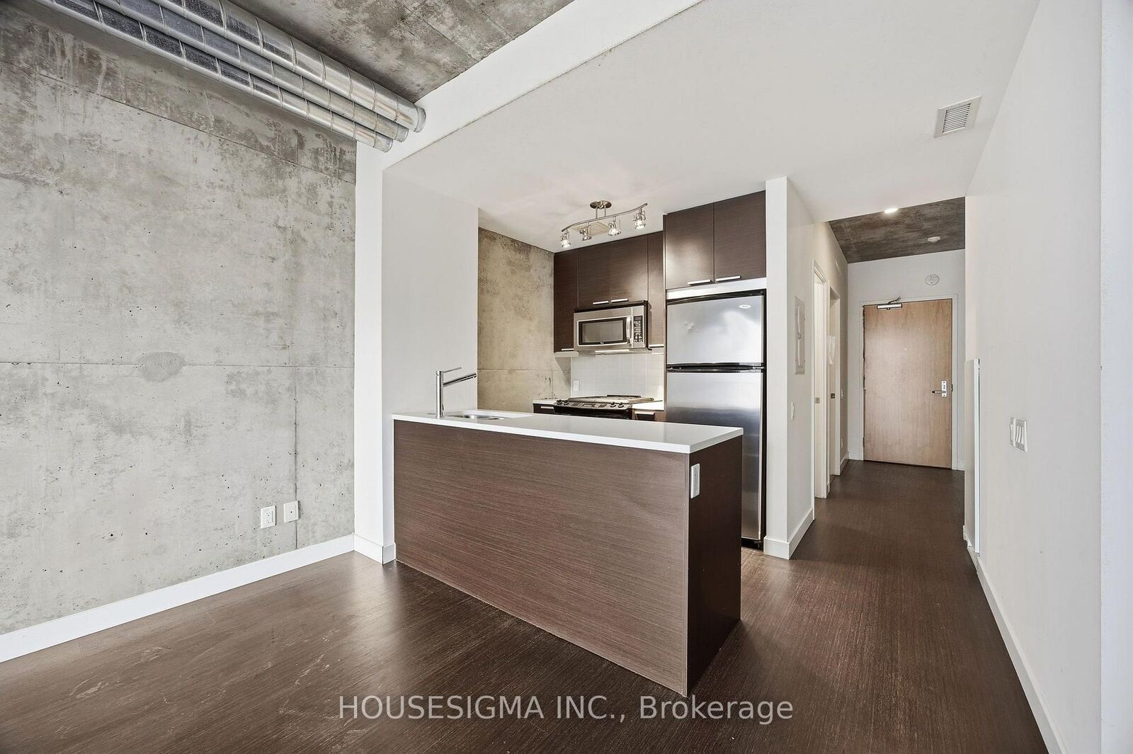 Property Photo: 138 Princess Street 406 ON M5A 0B1