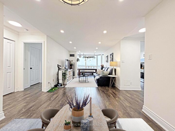 Property Photo:  120 Promenade Circle 1509  ON L4J 7W9 