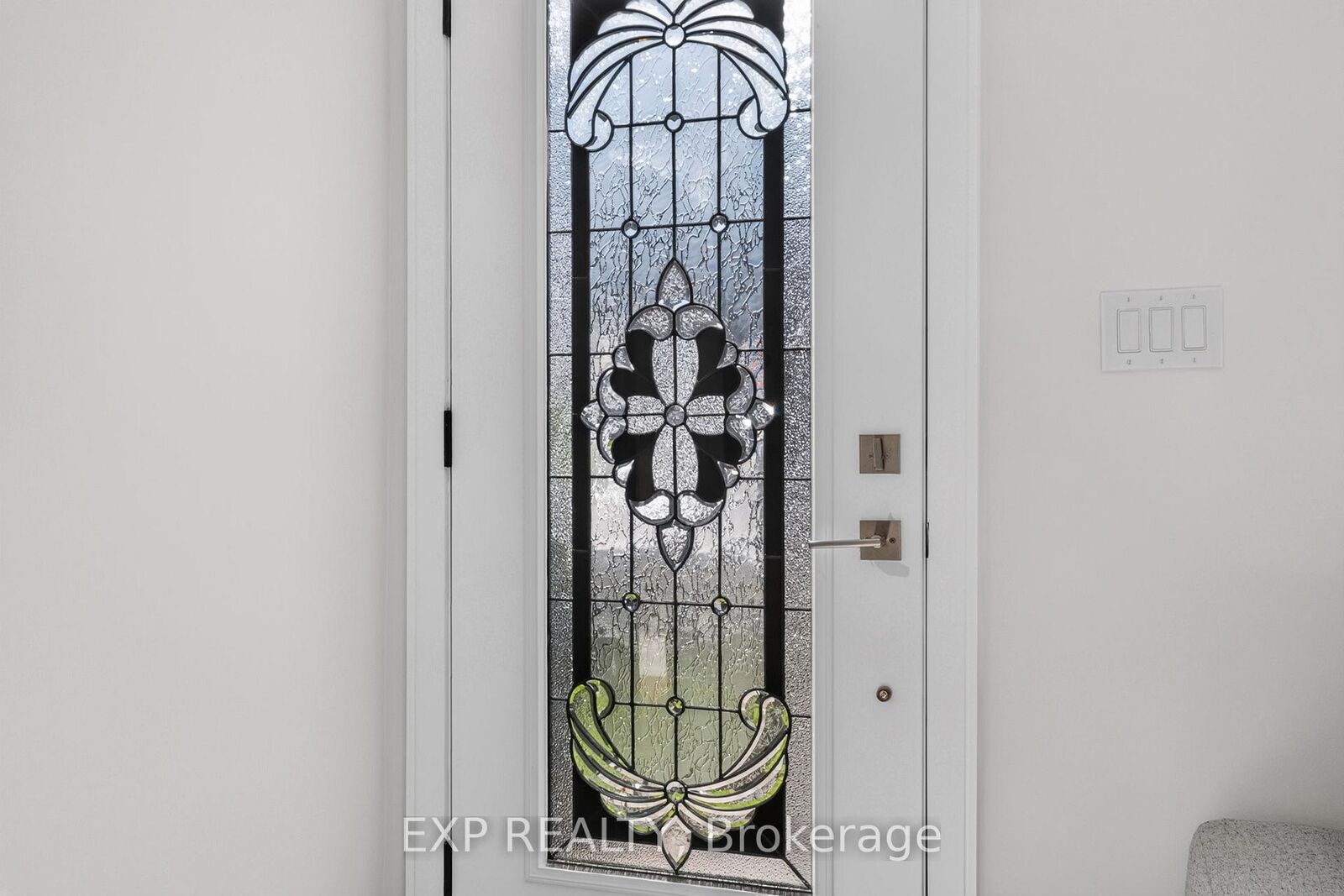 Property Photo:  118 Cathcart Street N  ON L8L 5A2 