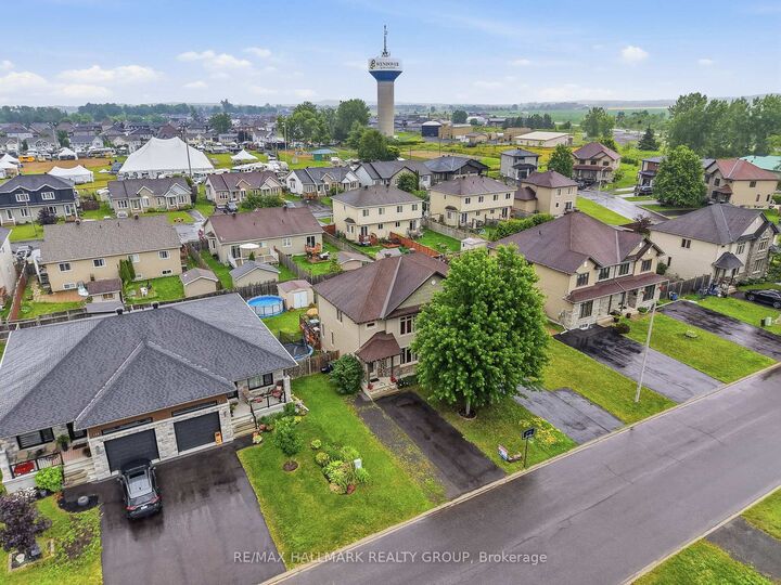 Property Photo:  462 Denis Street  ON K0A 3K0 