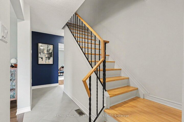 Property Photo: 16 Foxfield Drive ON K2J 1K4