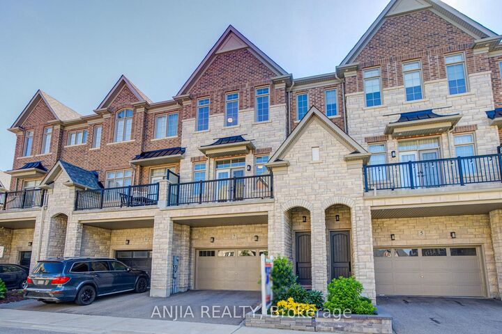 Property Photo: 7 Beaufort Way ON L6C 0Y7