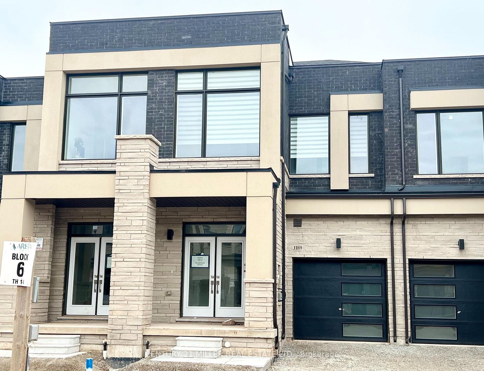 Property Photo:  1189 Dartmouth Crescent  ON L6H 8C3 
