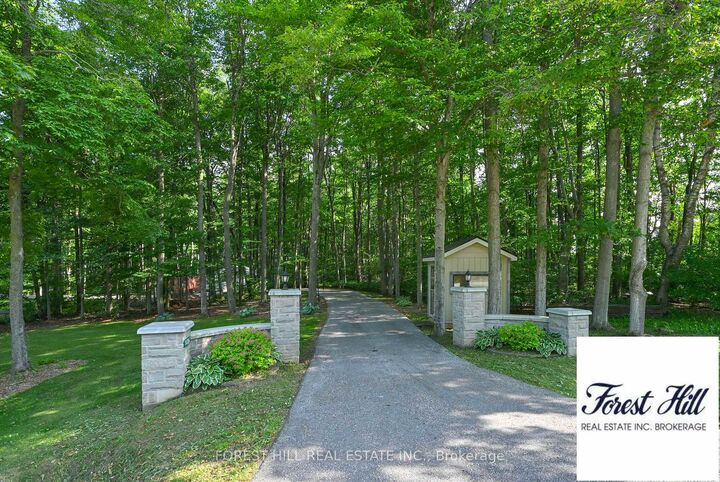 Property Photo: 347094 Mono Centre Road ON L9W 2Y8