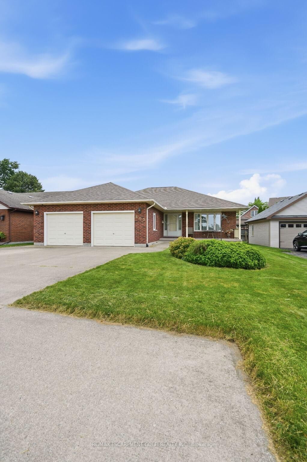 Property Photo:  603 Bunting Road Lower  ON L2M 2Z9 