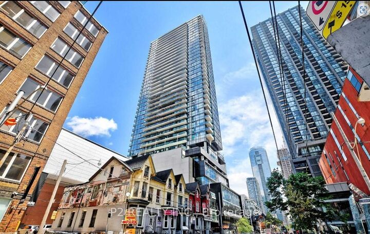 Property Photo:  290 Adelaide Street W 3703  ON M5V 1P6 
