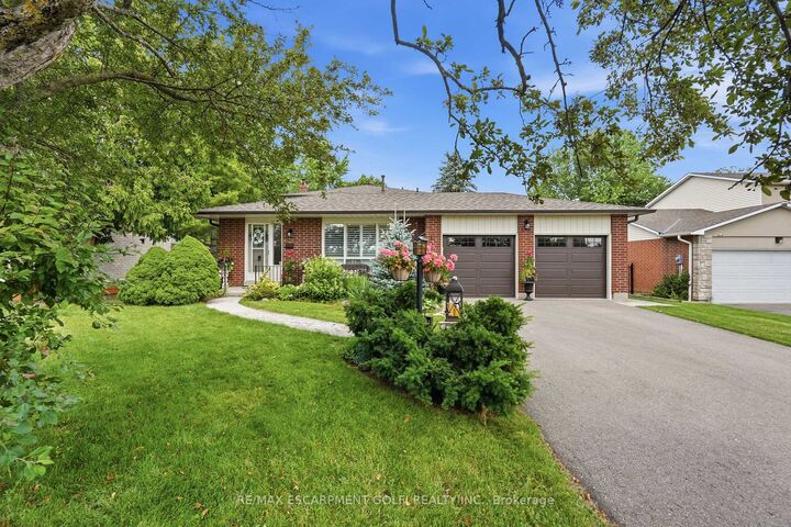 283 Parkway Drive — photo 1