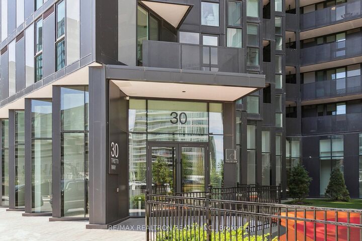Property Photo: 30 Tretti Way 517 ON M3H 0E3