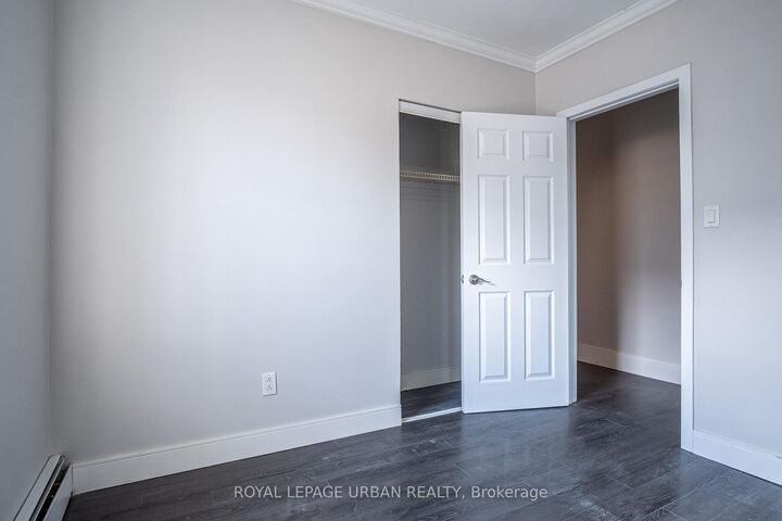 Property Photo:  636 Danforth Avenue 2  ON M4K 1R2 