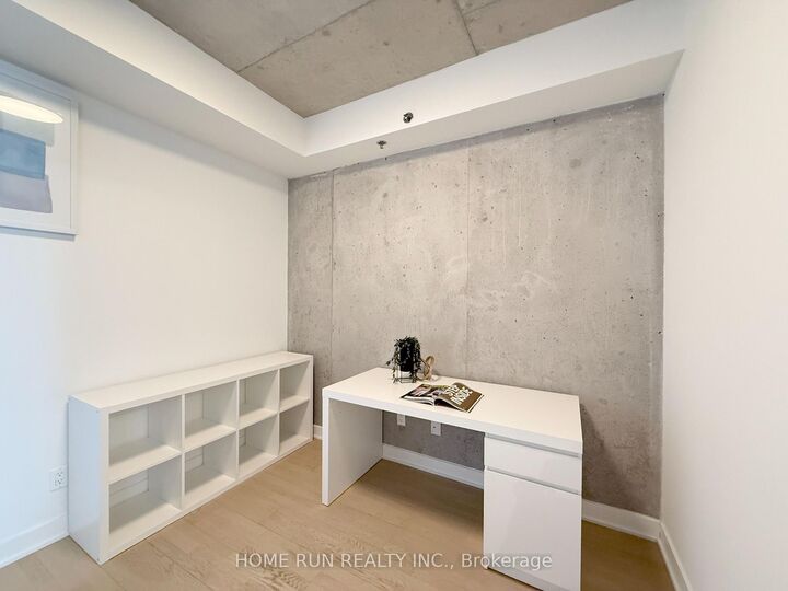 Property Photo: 203 Catherine Street 1208 ON K2P 1J5