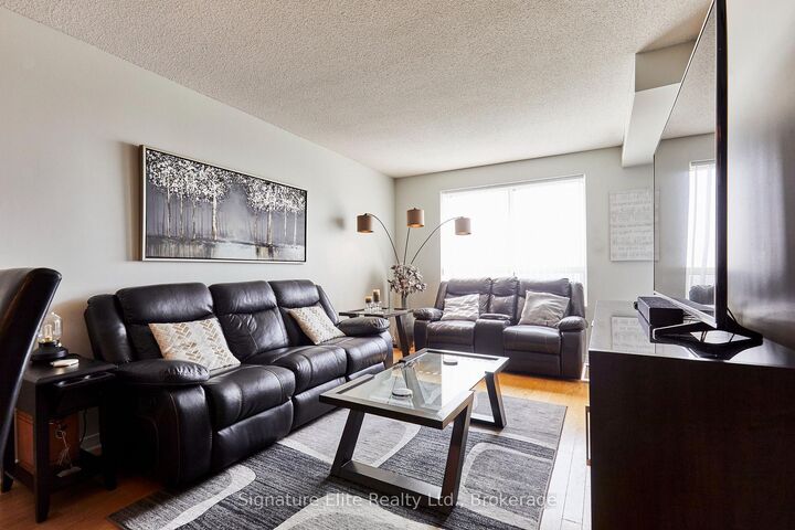 Property Photo: 11 Oneida Crescent Lph05 ON L4B 0A1
