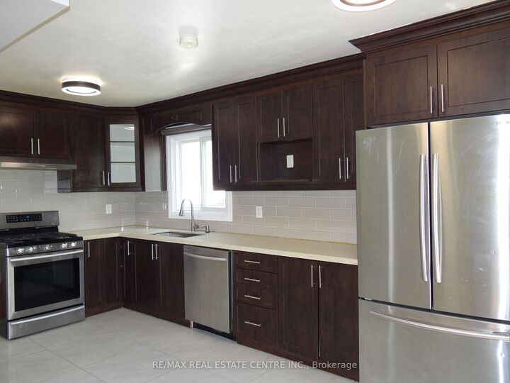 Property Photo:  57 Meadowlark Drive  ON L6Y 4A3 