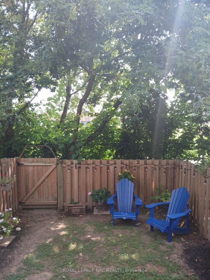 Property Photo: 302 Vine Street 31 ON L2M 7M6