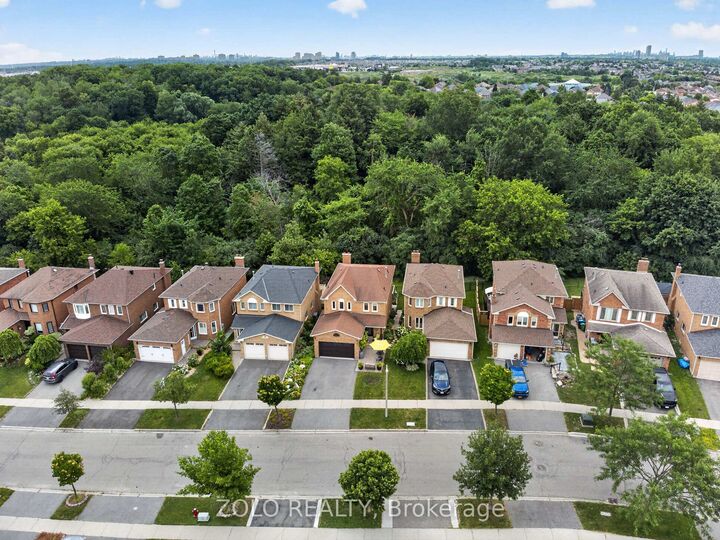 Property Photo: 17 Pinellas Drive ON L6Z 3C1