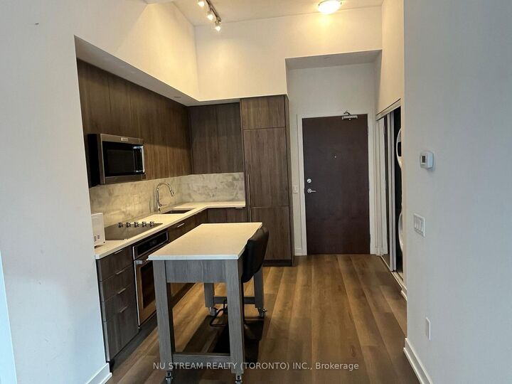 Property Photo:  38 Iannuzzi Street  ON M5V 0S2 