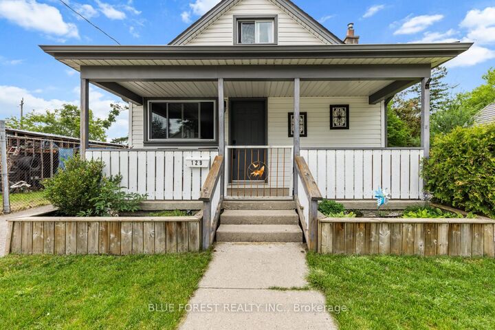 Property Photo: 129 Giles Street ON N5Z 2V8