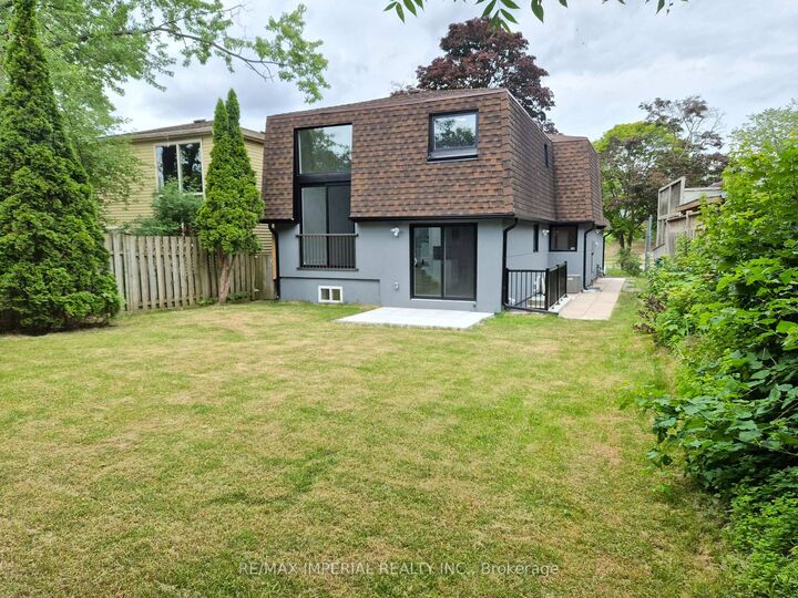 Property Photo: 191 Avenue Road ON L4C 4Z7