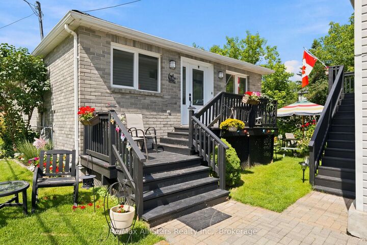 Property Photo: 1 Maple Grove Street ON L4A 7X3