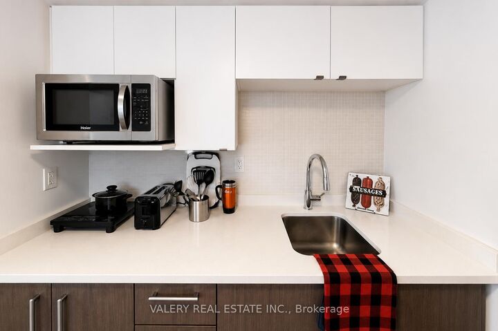 Property Photo:  111 Cooper Street 1015  ON K2P 2E3 