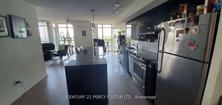 Property Photo:  19 Singer Court 1722  ON M2K 0B2 