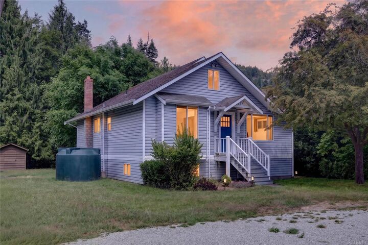 Property Photo:  2401 Fulford-Ganges Rd  BC V8K 1Z4 