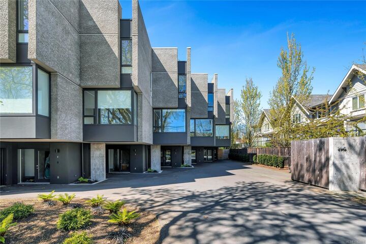 Property Photo: 2910 Shelbourne St #2 BC V8R 4M6