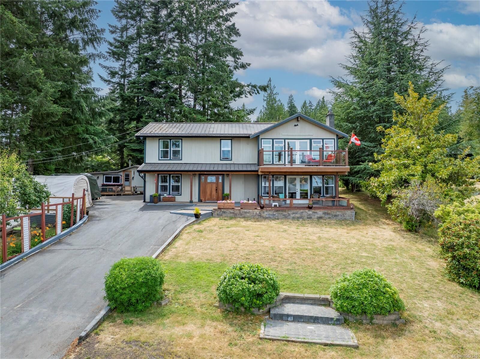 Property Photo:  1671 Fawcett Rd  BC V9X 1P2 