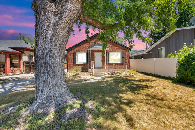 Property Photo: 291 S 800 E UT 84010