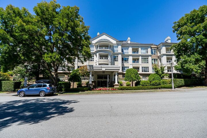 Property Photo: 5735 Hampton Place 405 BC V6T 2G8