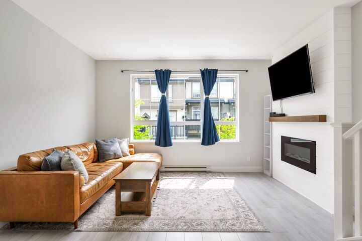 Property Photo: 19505 68A Avenue 121 BC V4N 6K3