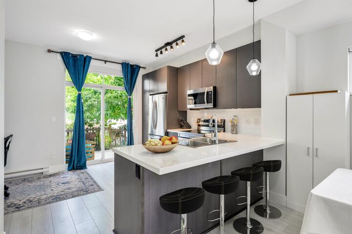 Property Photo: 19505 68A Avenue 121 BC V4N 6K3