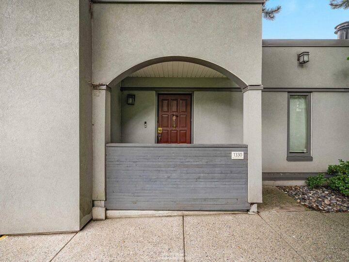 Property Photo: 1330 W 7th Avenue BC V6H 3W5