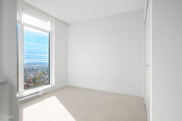 Property Photo: 6588 Nelson Avenue 3102 BC V5H 0E8