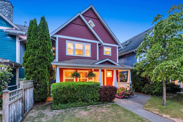 Property Photo: 4827 47A Avenue BC V4K 1T2