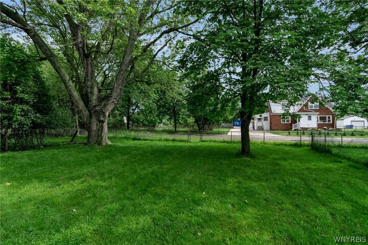 Property Photo: 214 Rodman Road NY 14218