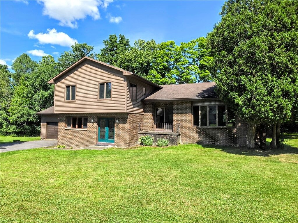 Property Photo:  17 Belvedere Drive  NY 14850 