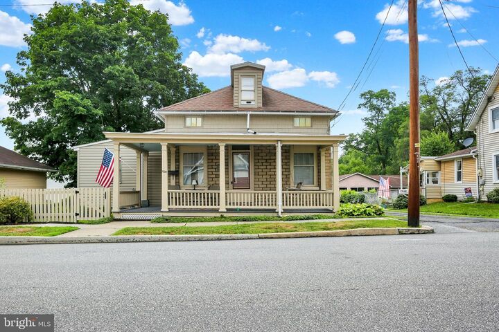 Property Photo:  1008 Franklin Street  PA 17013 