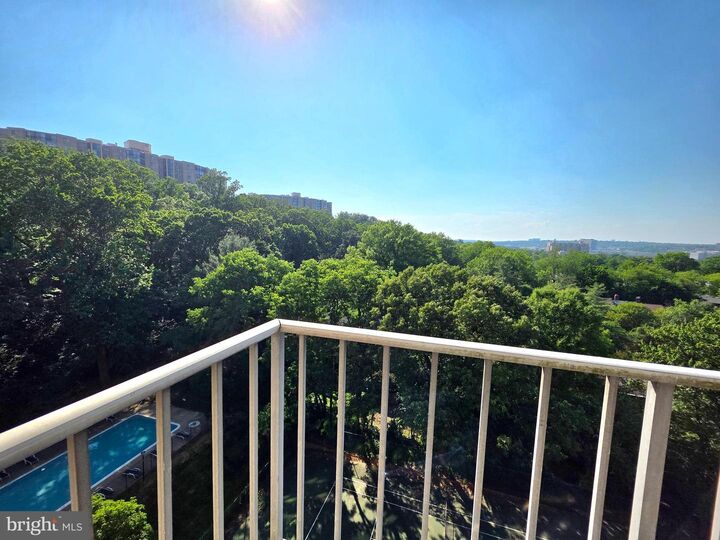 Property Photo: 2059 Huntington Avenue 1100 VA 22303