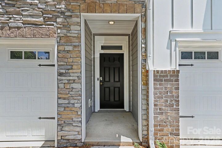 Property Photo: 15124 Holly Run Lane NC 28277