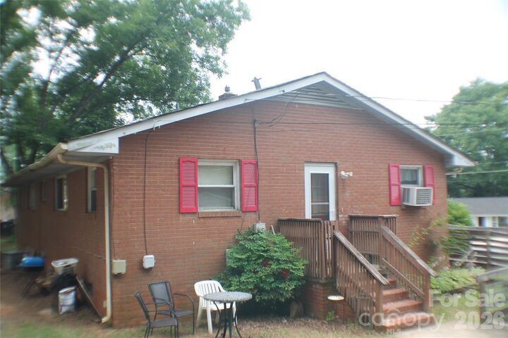 Property Photo: 621 Westside Terrace NC 28036