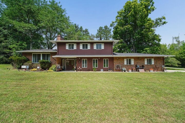 Property Photo: 157 Spring Valley SW Drive OH 43023