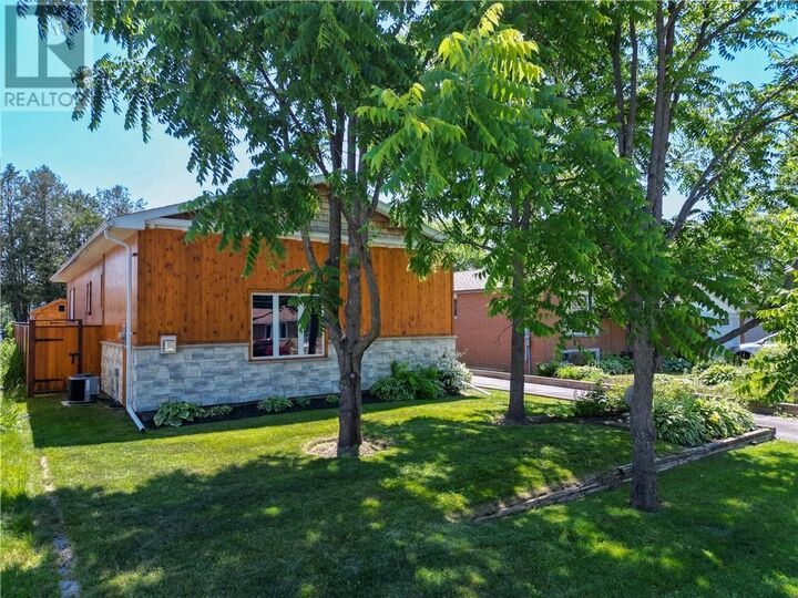Property Photo: 461 Annette Street ON P5E 1K4